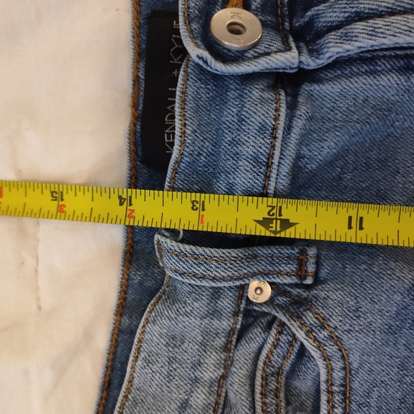 Kendall Kylie Jeans Shorts - Picture 9 of 9